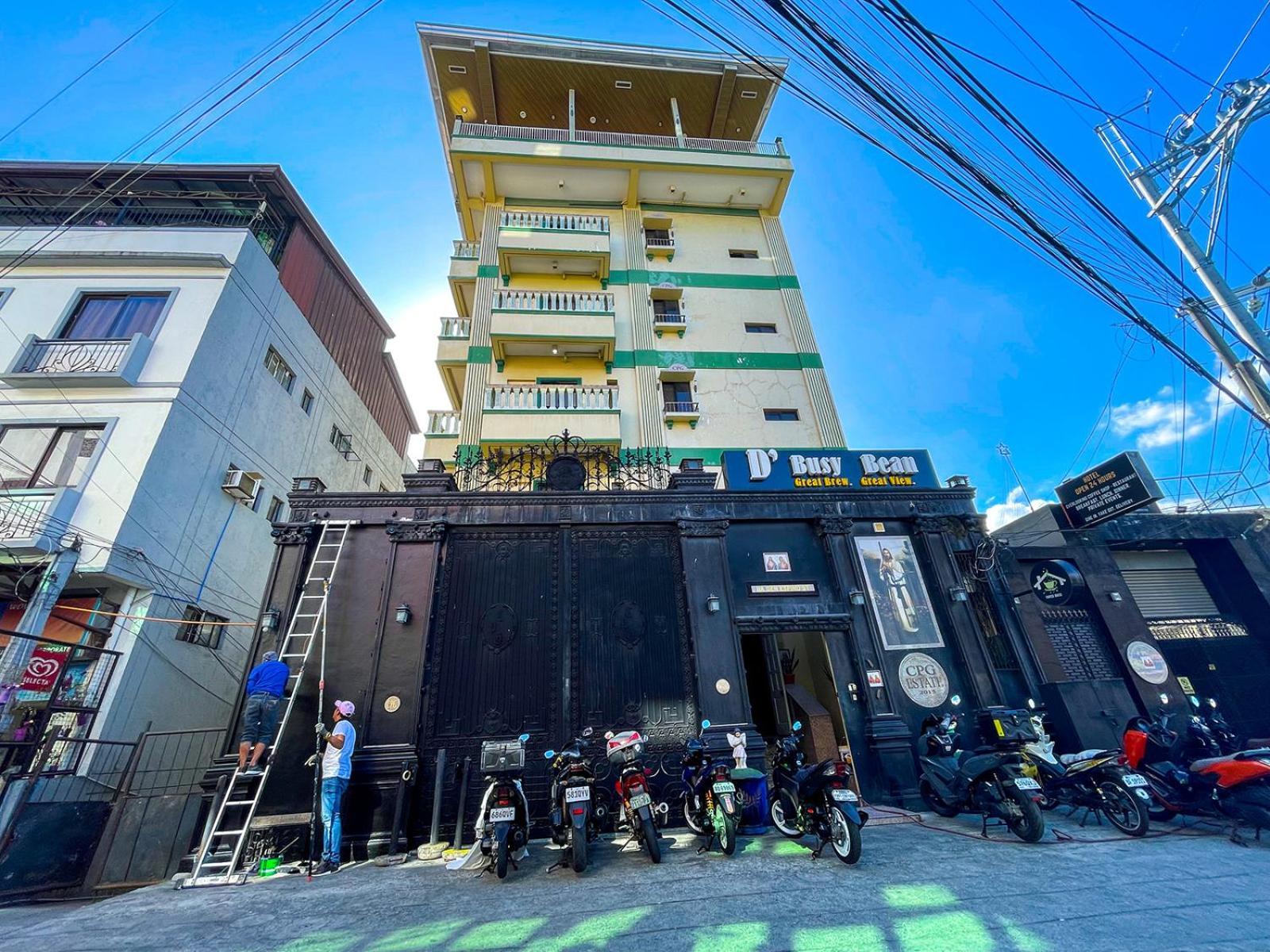 Chanel Paris Hotel Powered By Cocotel Taguig Bagian luar foto